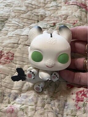 Funko Pop Night Lights #727 White Green Eyes How to Train Your Dragon Vinyl
